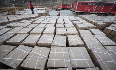 村主任劉強東新年送溫暖 500萬年貨惠及全村